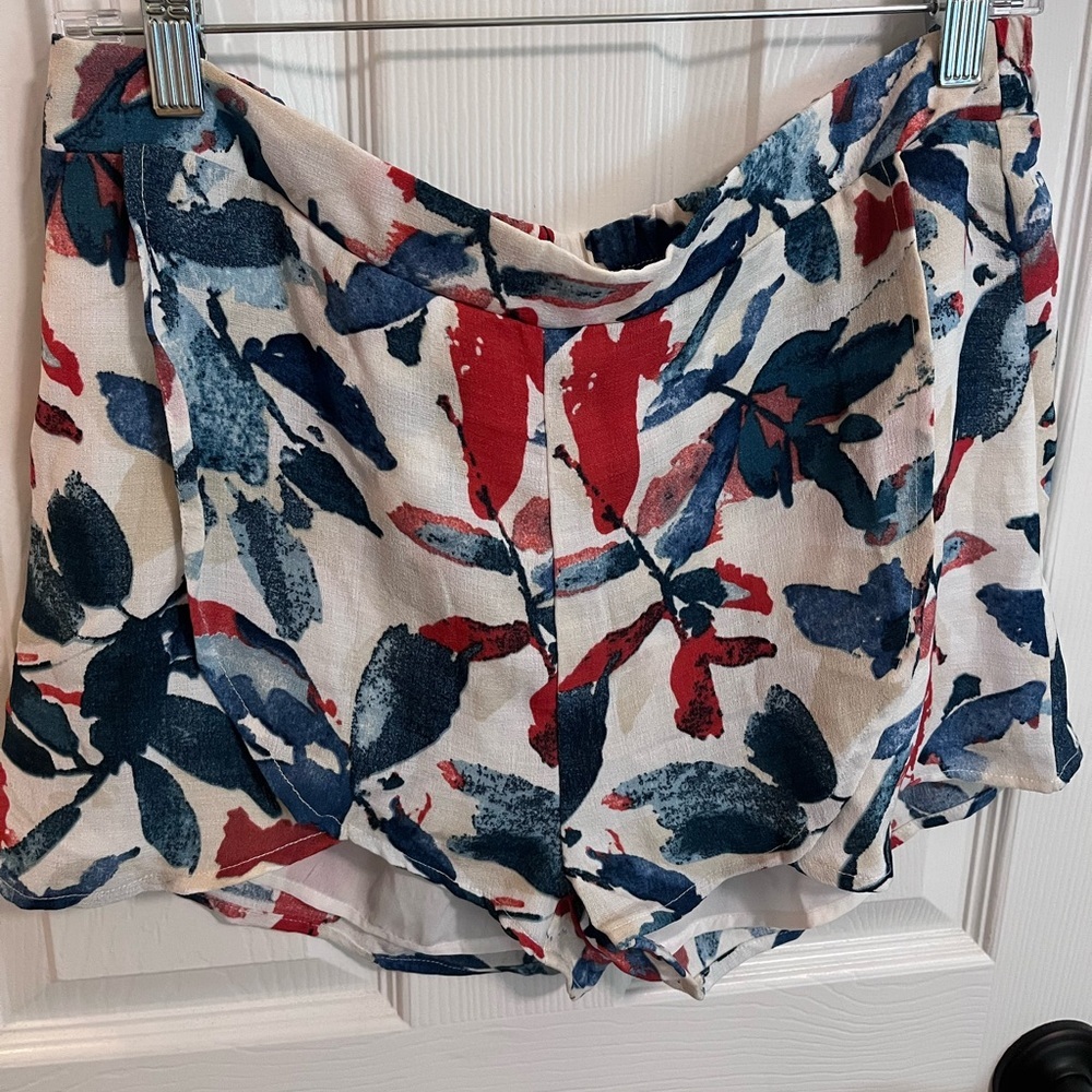 Flowy abstract shorts